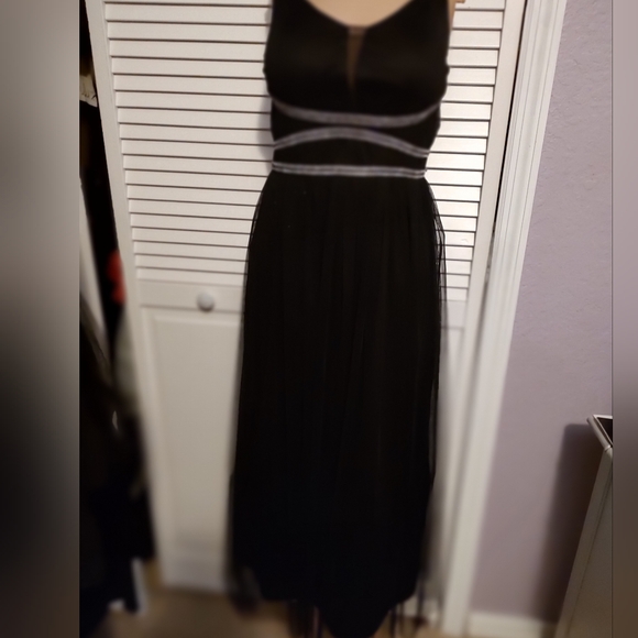 Grecian Goddess Look.Pretty,Feminine Netting - Picture 3 of 10